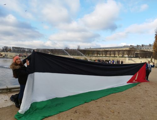رفع أكبر علم فلسطيني في أوروبا