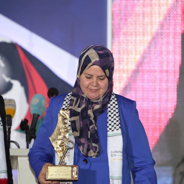 مباركة البراهمي، من المكرَّمين بجائزة ريادة العطاء لفلسطين