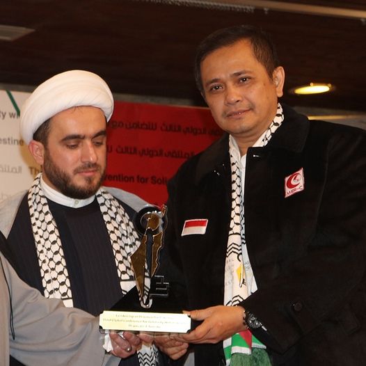 الدكتور جوسيه رزال جورناليس، من المكرَّمين بجائزة ريادة العطاء لفلسطين