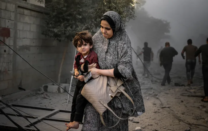 أمهات تحت القصف.. معركة الحياة وسط الموت في غزة