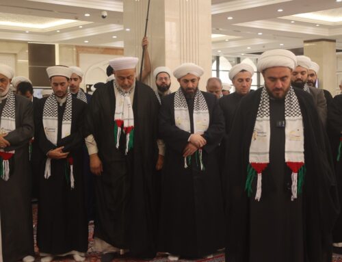 وفود “نداء الأقصى” تؤدّي صلاة الظهر في جامعة الزهراء