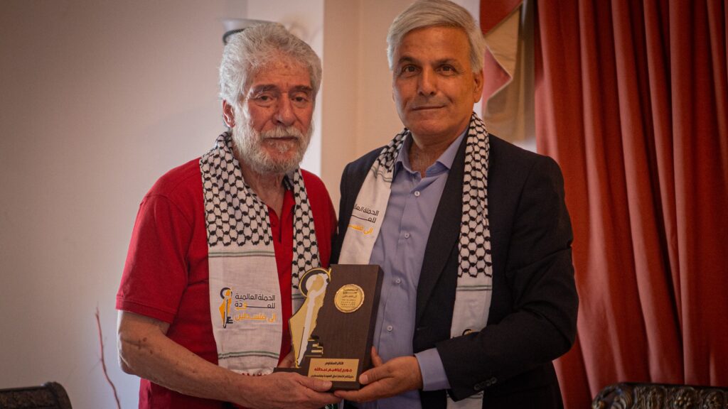 زيارة وفد الحملة العالمية للعودة إلى فلسطين للمناضل جورج عبدالله